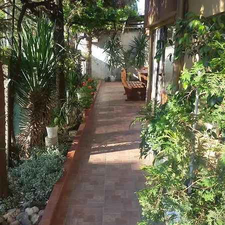 Sveti Georgi בית הארחה